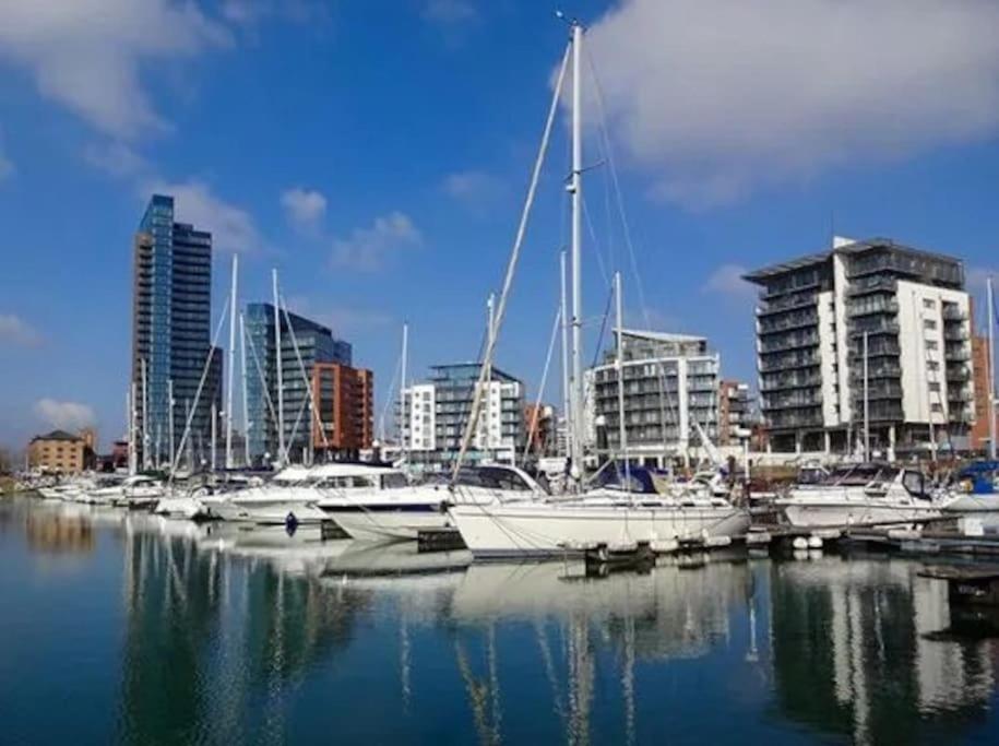1-Bed Flat In Ocean Village Саутгемптон Екстер'єр фото